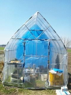温室に換気口を作りました